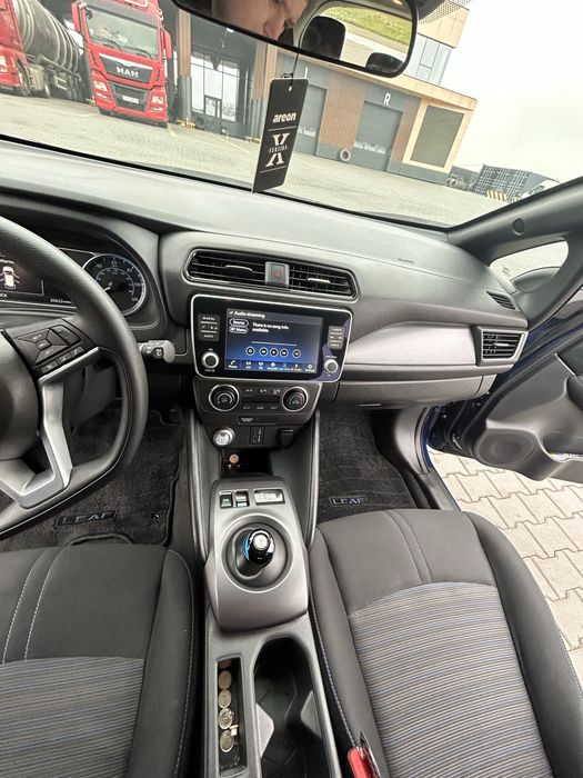 Нісан ліф 2024 року