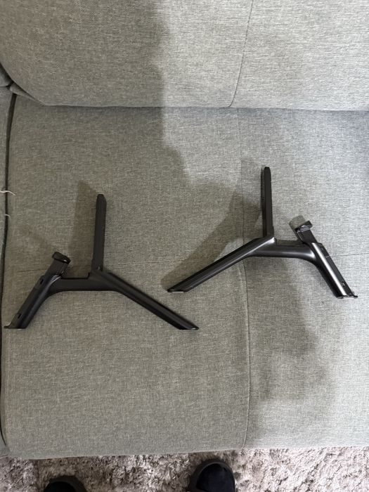 Diverso Material QLED Samsung 65”