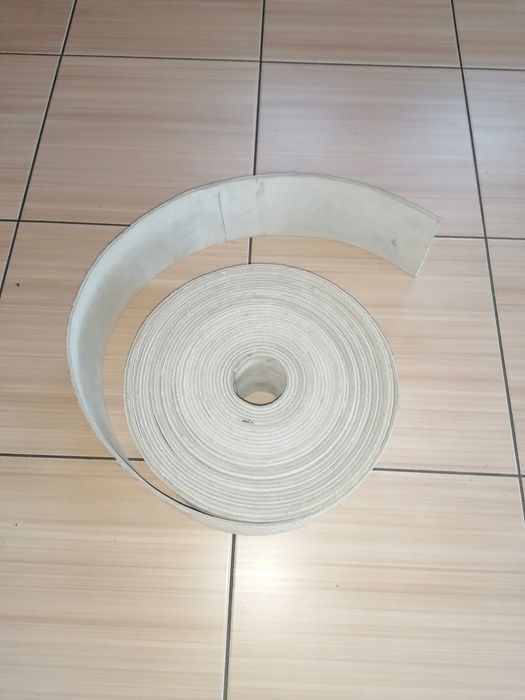 Pas transmisyjny wielowarstwowy