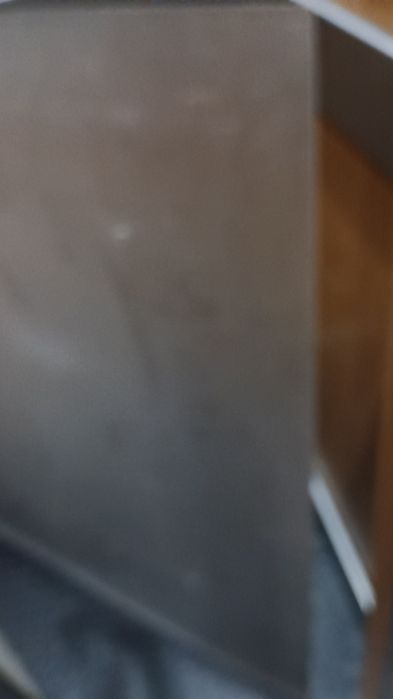 Acrilico transparente e branco