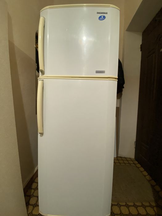 Холодильник Samsung
