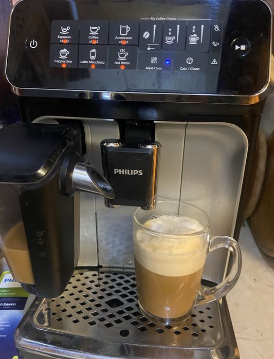 Кавоварка Кавомашина з дому Philips EP3240 LatteGo 3 роки ер3200