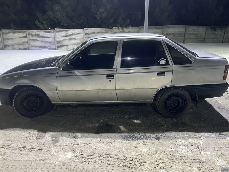 Опель кадет 1,6  моноинжекто