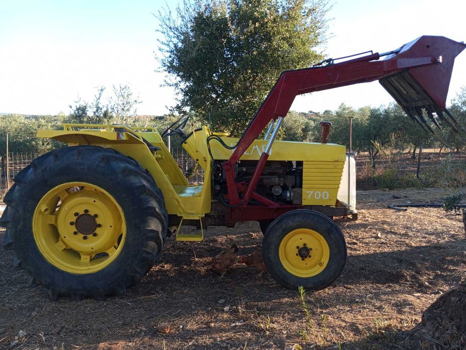 Vendo trator Valmet
