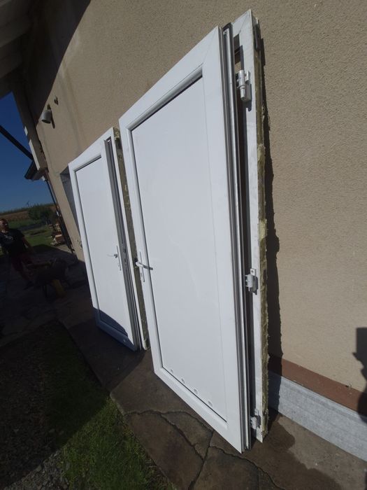 Drzwi techniczne pvc gospodarcze prawe I lewe.