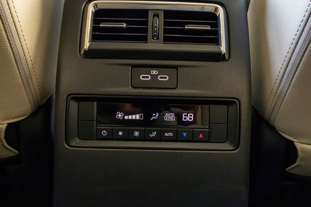 Mazda CX-90 PHEV Preferred Package      2025