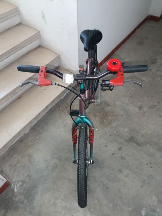 45€ bicicleta roda 20 com pneus novos câmaras novas a funcionar bem