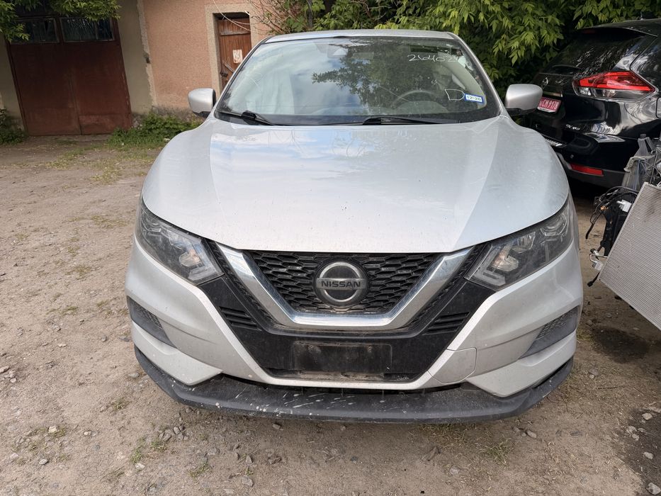 Продам бампер передній Nissan Rogue Sport 2020 2021 2022 2023 рік комплектний + решітка + значок взборі