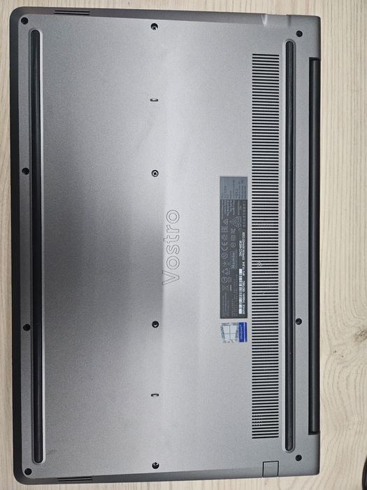 Dell	Vostro 5568 i5-7200U/8Gb DDR4/ SSD 256Gb /15.6" IPS/метал корпус