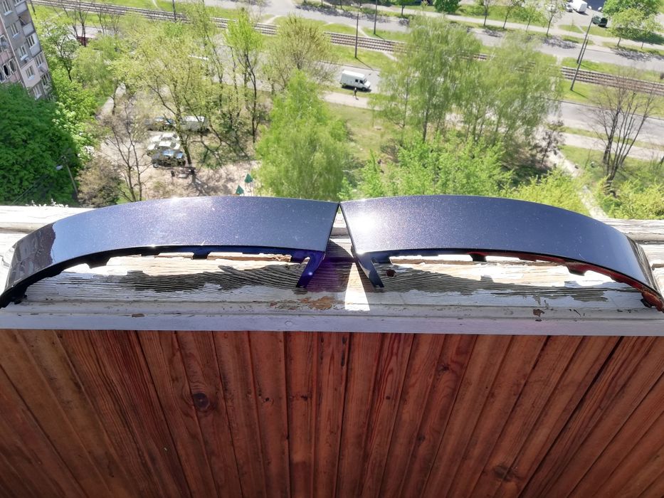 Продам накладки задню ЛІВУ під фари Skoda Octavia a5 2008р в колір ХЕТ