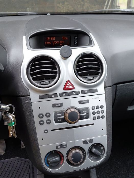 Opel corsa lpg , bezwypadkowy, 5 drzwiowa