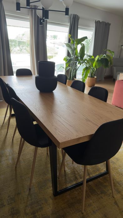 Mesa de Jantar Extensível + 8 Cadeiras (240-290 cm) Estado Novo