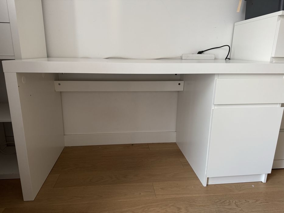 Biurko ikea malm w bardzo dobrym stanie