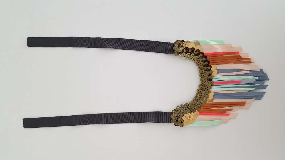 Colar / Fio Arco-íris Novo