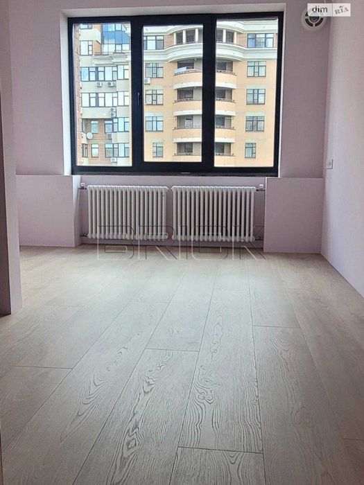 Продаж 3-к квартиру 101 кв.м Бульвар Лесі Українки 21а Ст. метро 5 хв. пішки