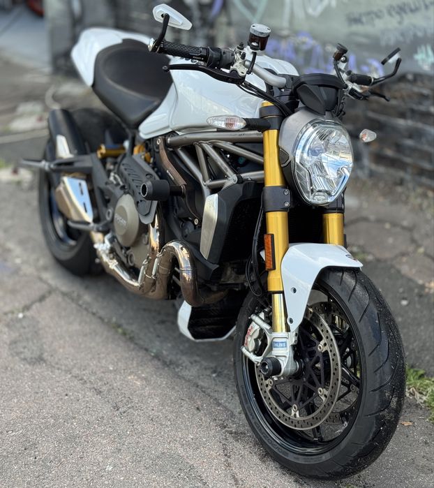 Мотоцикл Ducati Monster 1200 2015 рік