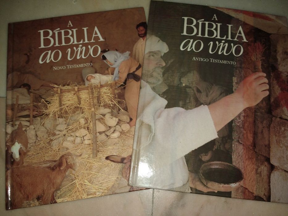 A Bíblia ao Vivo; Novo e Antigo Testamento ( envio grátis)