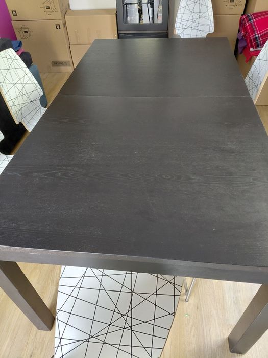 Mesa de refeicões445756739766855681