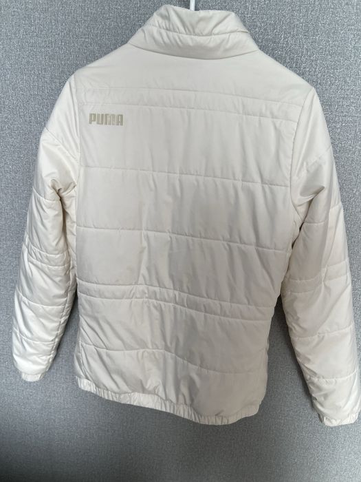 Весняна жіноча курточка Puma Xs оригінал,кольору слонової кістки