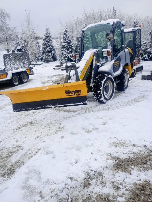 Odśnieżanie placów, parkingów, dróg dojazdowych 24h