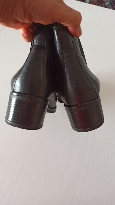 Чобітки жіночі на резинці