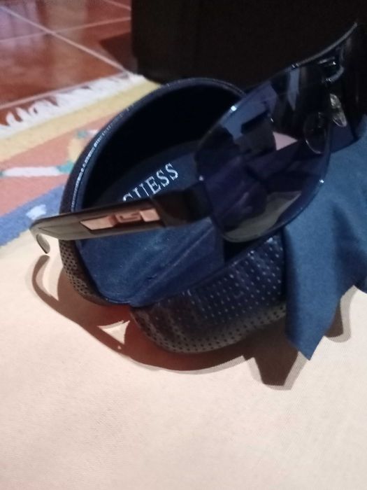 Óculos de sol Guess lentes de vidro