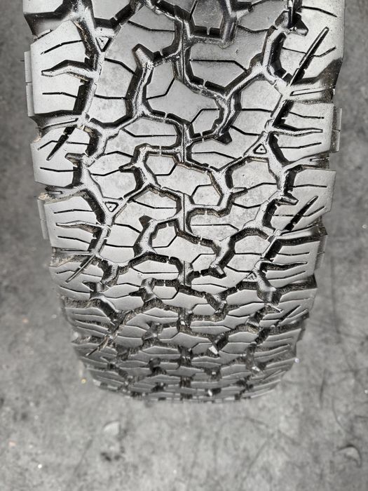 Болотяна(всесезонна) шина 265/70 R18 “BF Goodrich” All -Terrain T/A