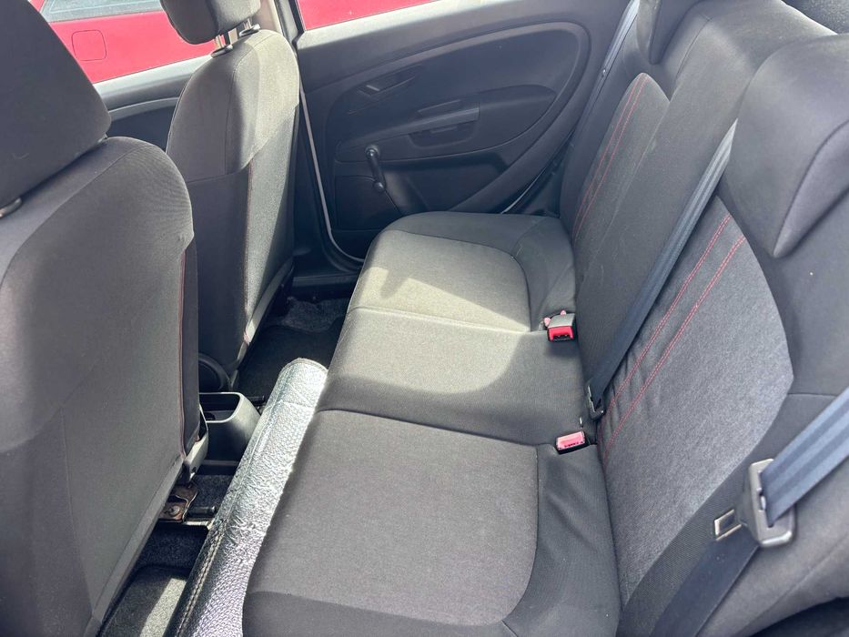 Fiat Punto 1.2 Gasolina | 2012 | Económico e Fiável