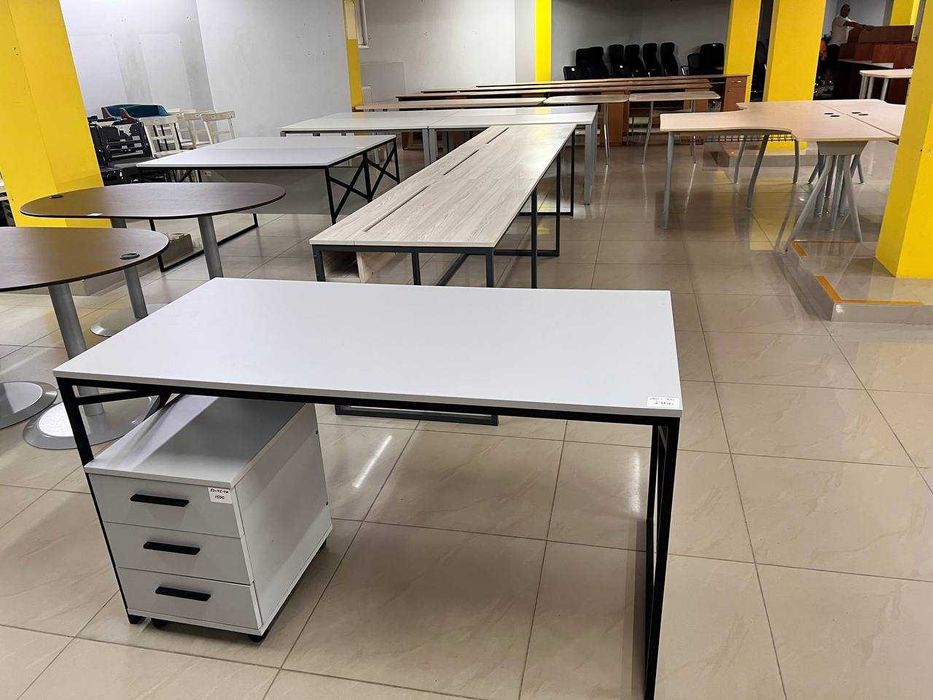 ЛИКВИДАЦИЯ склада офисной мебели столы угловые письменные компьютерные