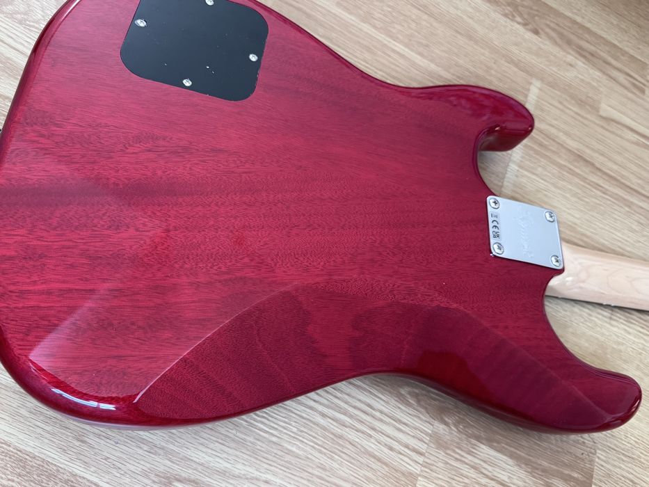 Новий Squier Paranormal Strat-O-Sonic Crimson Red