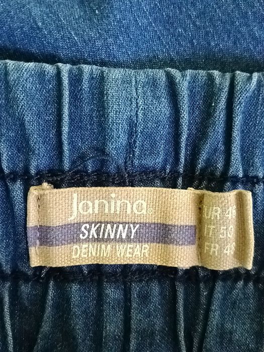 Spodnie Country & Riding Wear rozmiar 44
Obwód w pasie 88-100c