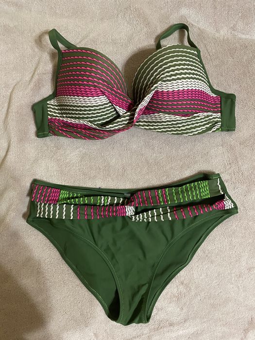 Продам купальник размер 52, чашка С, б/у в отличном состоянии