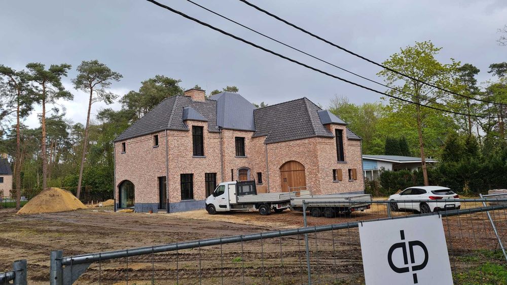 Murowanie ogrodzeń, kominów i elewacji z klinkieru cegly i kamienia