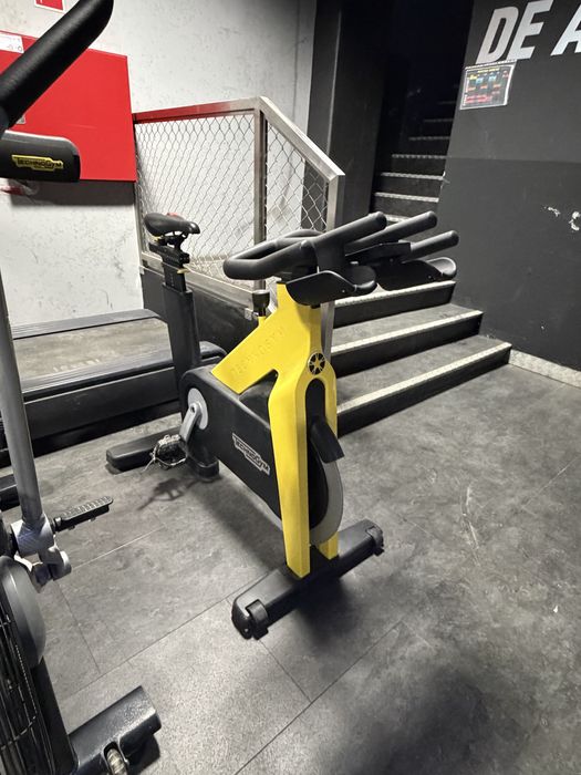 Bike Spinning technogym cycle em otimo estado
