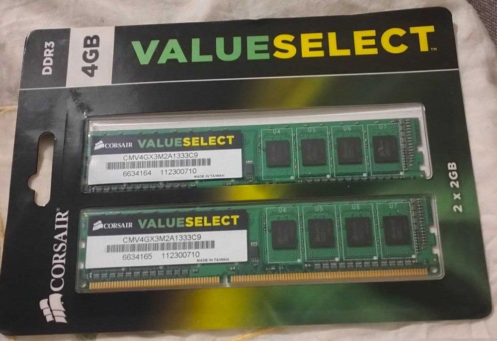 Оперативна пам'ять Corsair DDR3 4 GB (2x2 GB)
