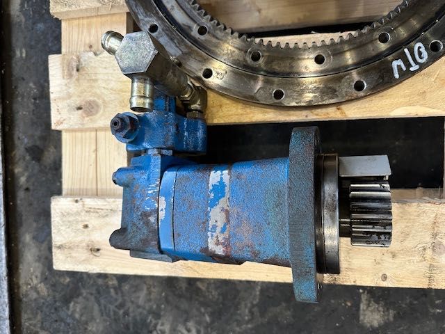 łożysko obrotu z reduktorem do minikoparki