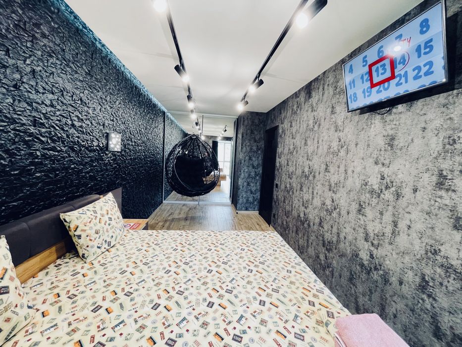 Подобово з РЕЗЕРВНИМ ЖИВЛЕННЯМ 2к -  LUX з джакузі в ЖК Рівер Парк