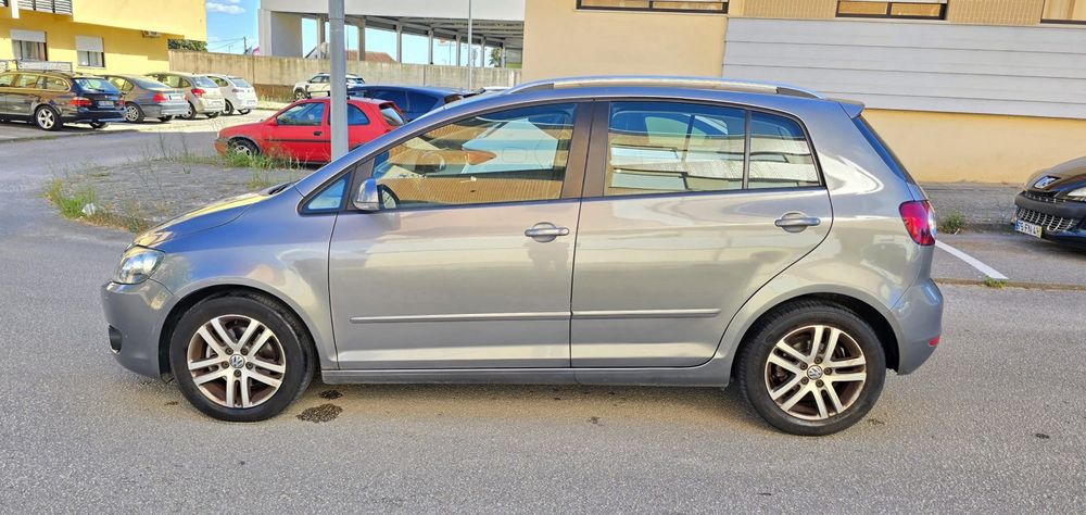 VW Golf Plus 1.6 TDI Trendline Ano 2009 a diesel