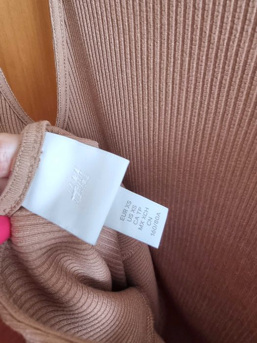 Vestido castanho claro com decote nas costas H&M, tam XS - nunca usado