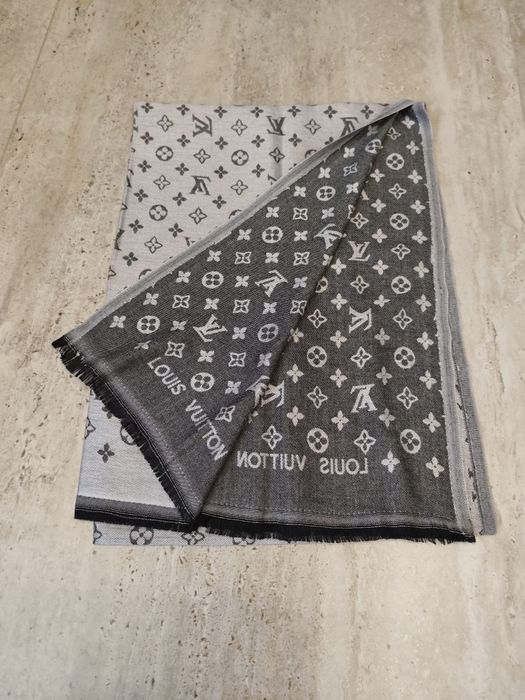 Szal Louis Vuitton.
