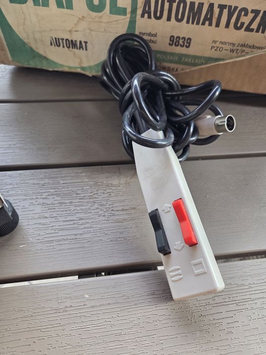 Retro zestaw PRL: Rzutnik slajdów DIAPOL Automat PZO + Ekran projekcyj