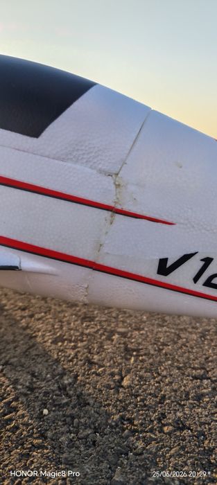 V1200 v2 samolot RC