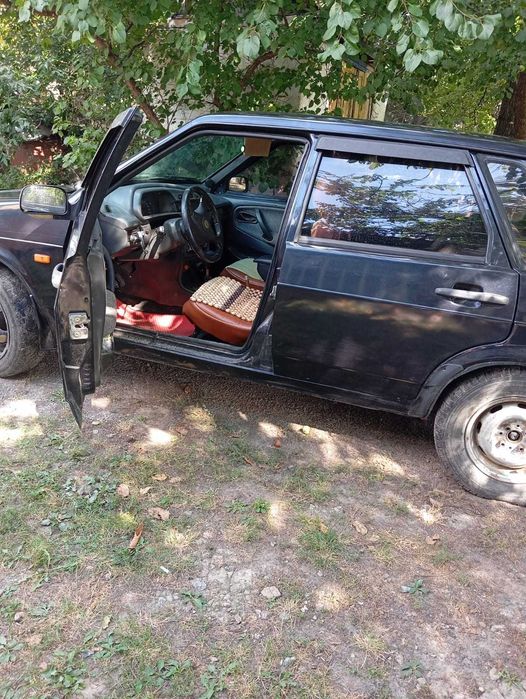 Автомобіль ваз 21099