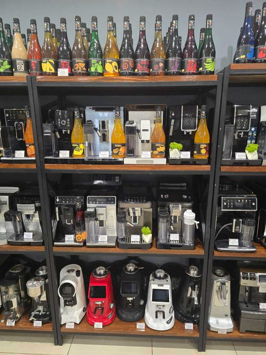 Кофемашины Saeco для офиса и кофеварка Delonghi для дома