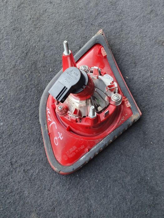 Lampa lewy tyl w klapie VW Passat B6 sedan 3C5.945.093 E europa