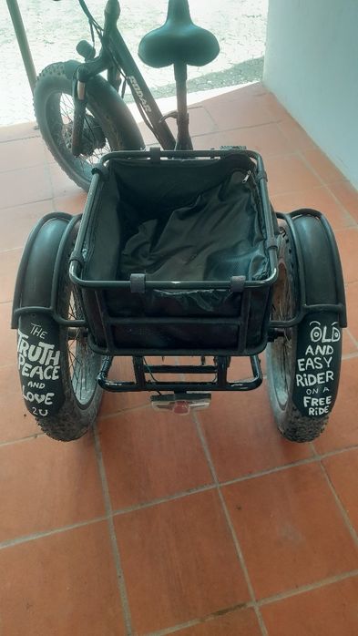 Tribke em muito bom estado da marca rodar dobrável