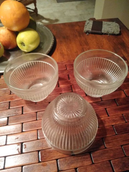 Ząbkowice proj Kupczyk 1975 trzy szklane salaterki