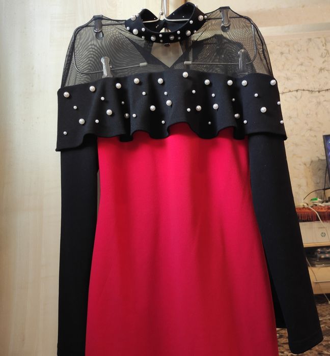 Женское вечернее платье