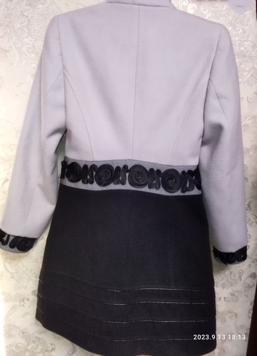 Пальто демісезонне ,S розмір