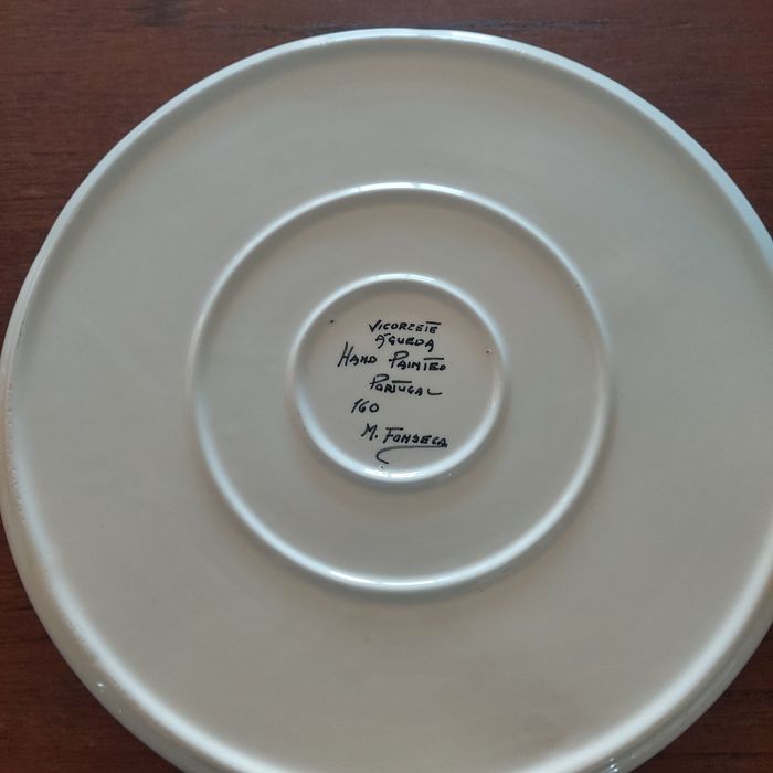 Vende-se prato de aperitivos pintado a mao